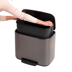 Мусорный бак Bo Pedal Bin 36л Brabantia Платиновый