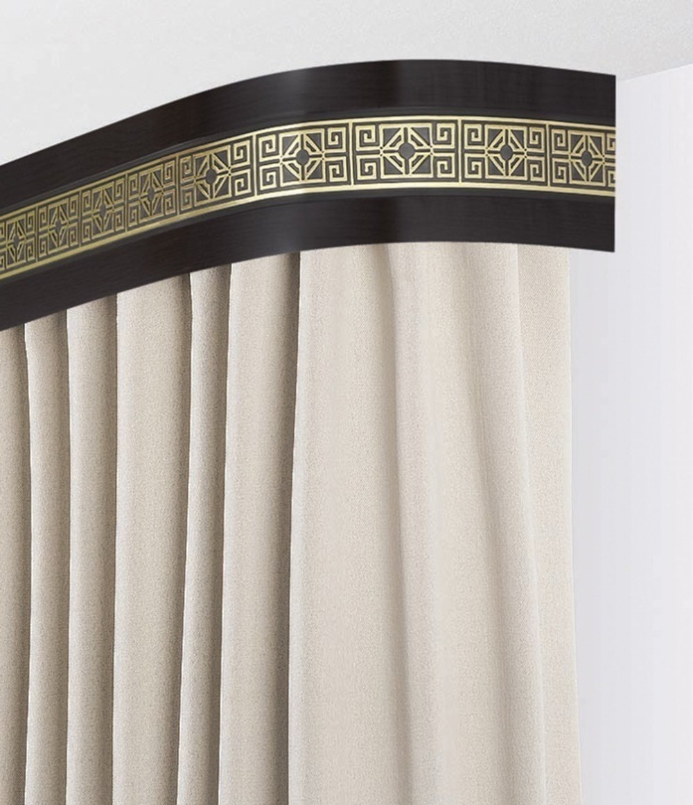 Пластиковый карниз с тиснением Legrand 3-х рядный Амулет 3600 мм