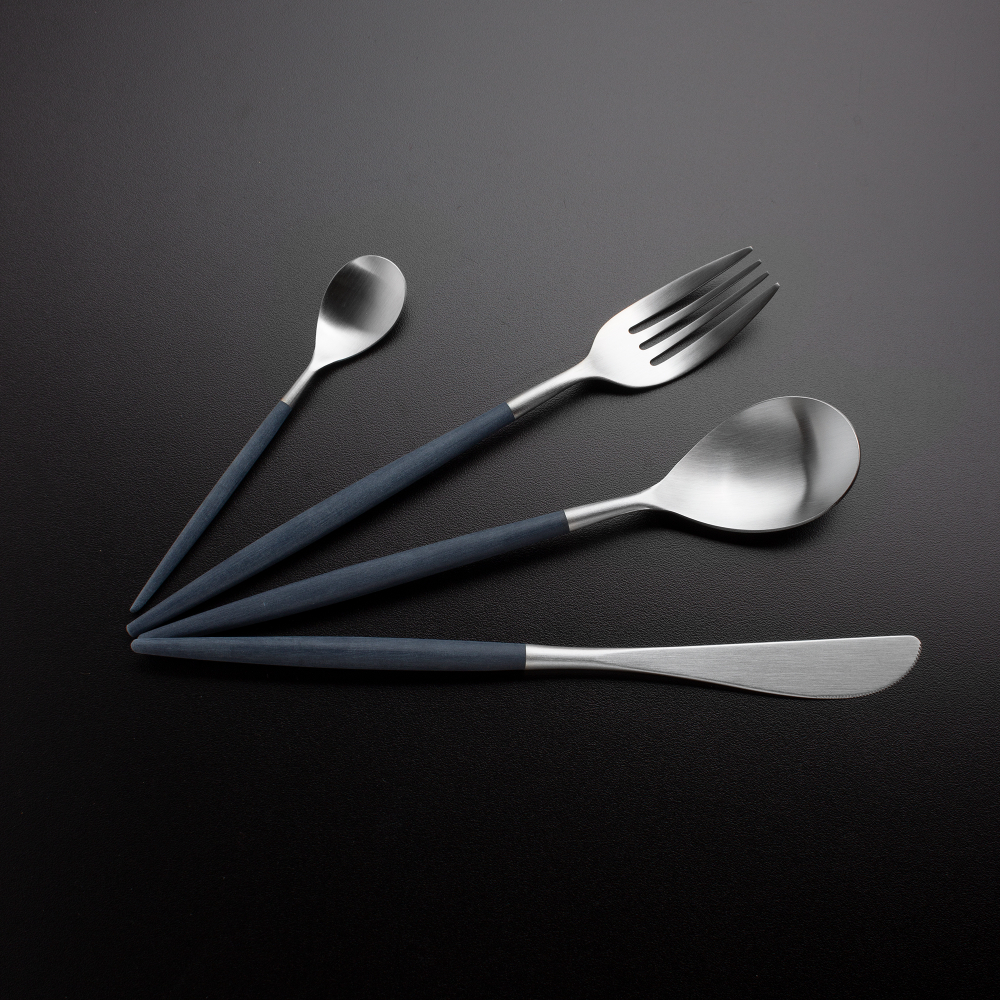 Набор столовых приборов на 6 персон 24 предмета Cutipol Mio matte blue в подарочной упаковке