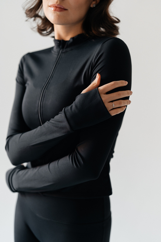 ЛОНГСЛИВ SLIGHT на замке (черный)