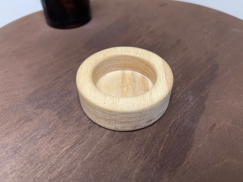 Подсвечник из бука