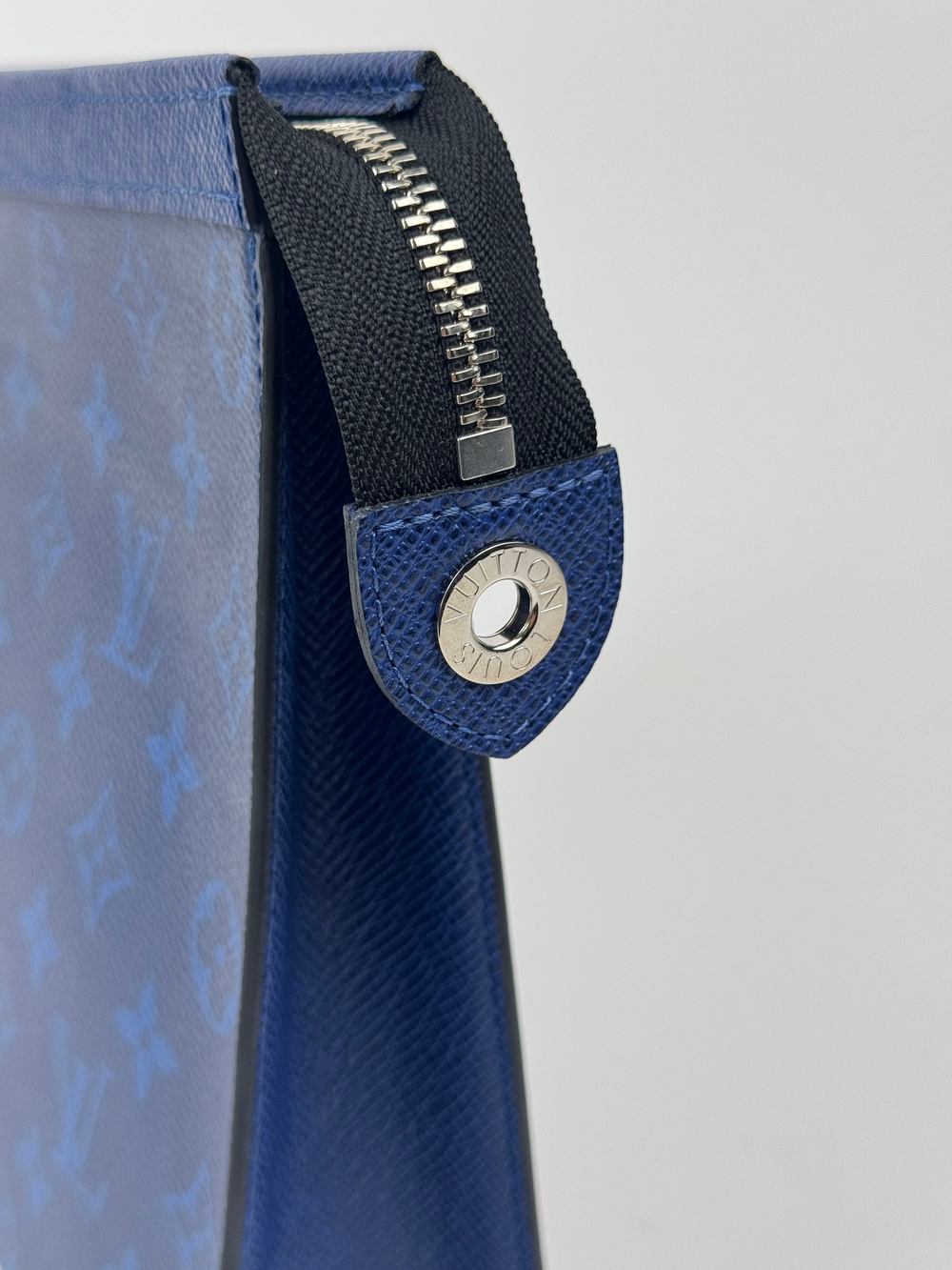 Папка Louis Vuitton Pochette Voyage