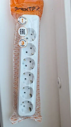 Розетка колодочная электрическая (колодка накладная для удлинителя) 6 гнёзд с заземлением,