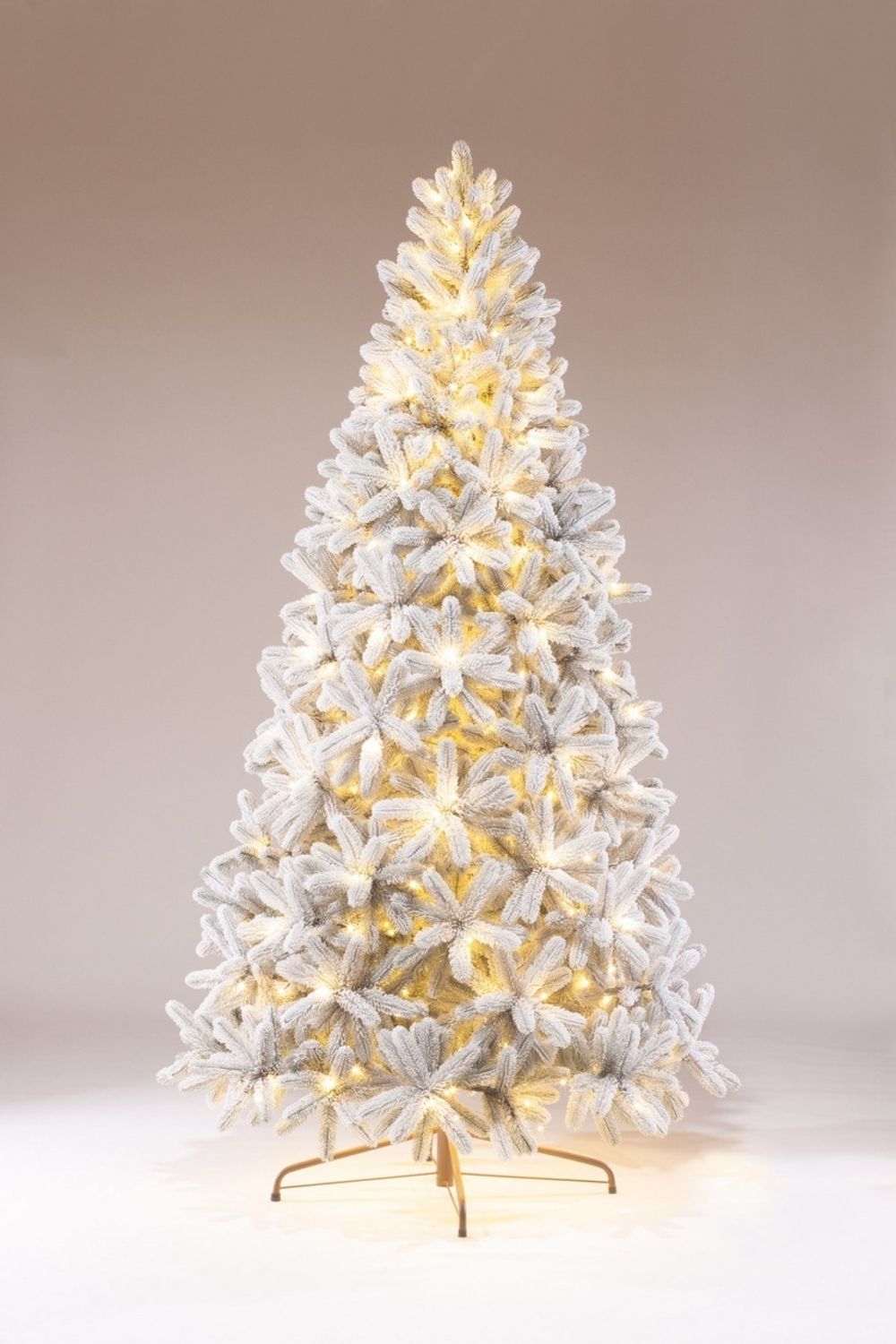 Заснеженная елка с гирляндой встроенной «Русская Императрица» (Литая хвоя) 150 см / 1,5 м