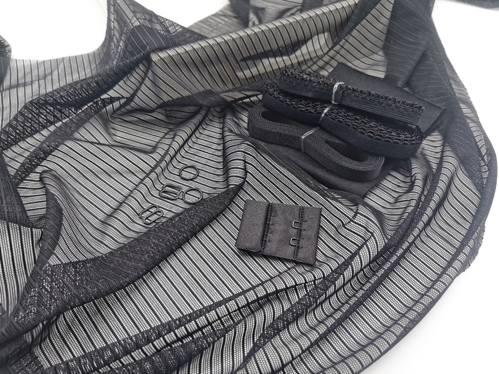 Набор. Бралетт и трусики из эластичной сетки, черный (полоски)