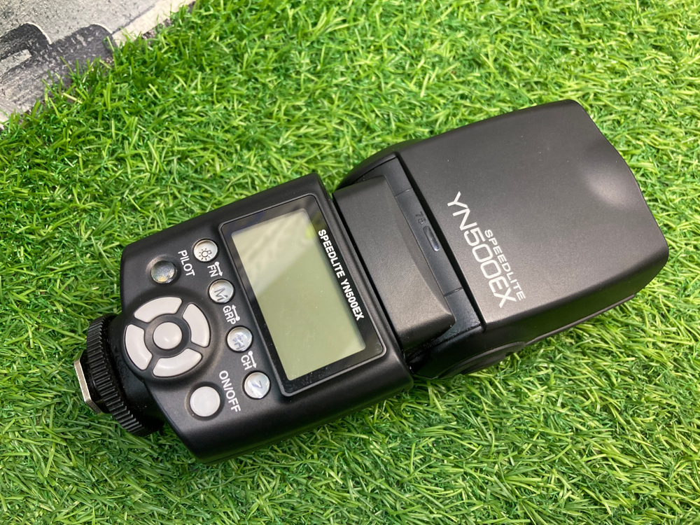 YongNuo YN-500EX Speedlite