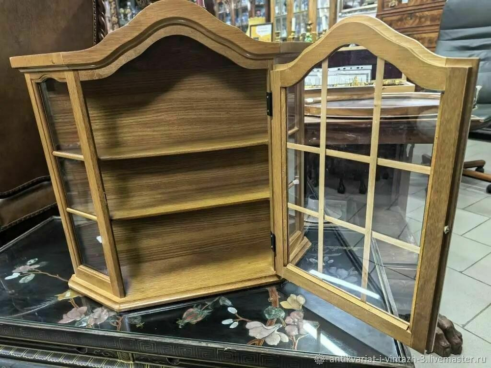 Витрина/аптечка настенная