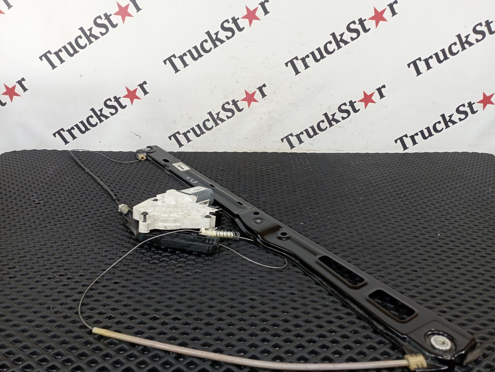 Стеклоподъёмник правый в сборе 2020г