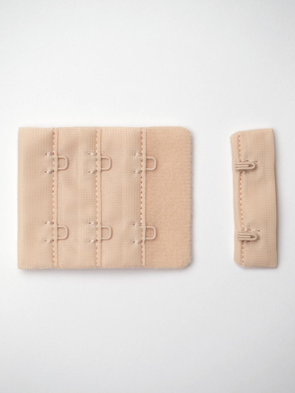 Застёжка для бюстгальтера бежевая широкая с крючками 2х3 Lauma (Латвия)