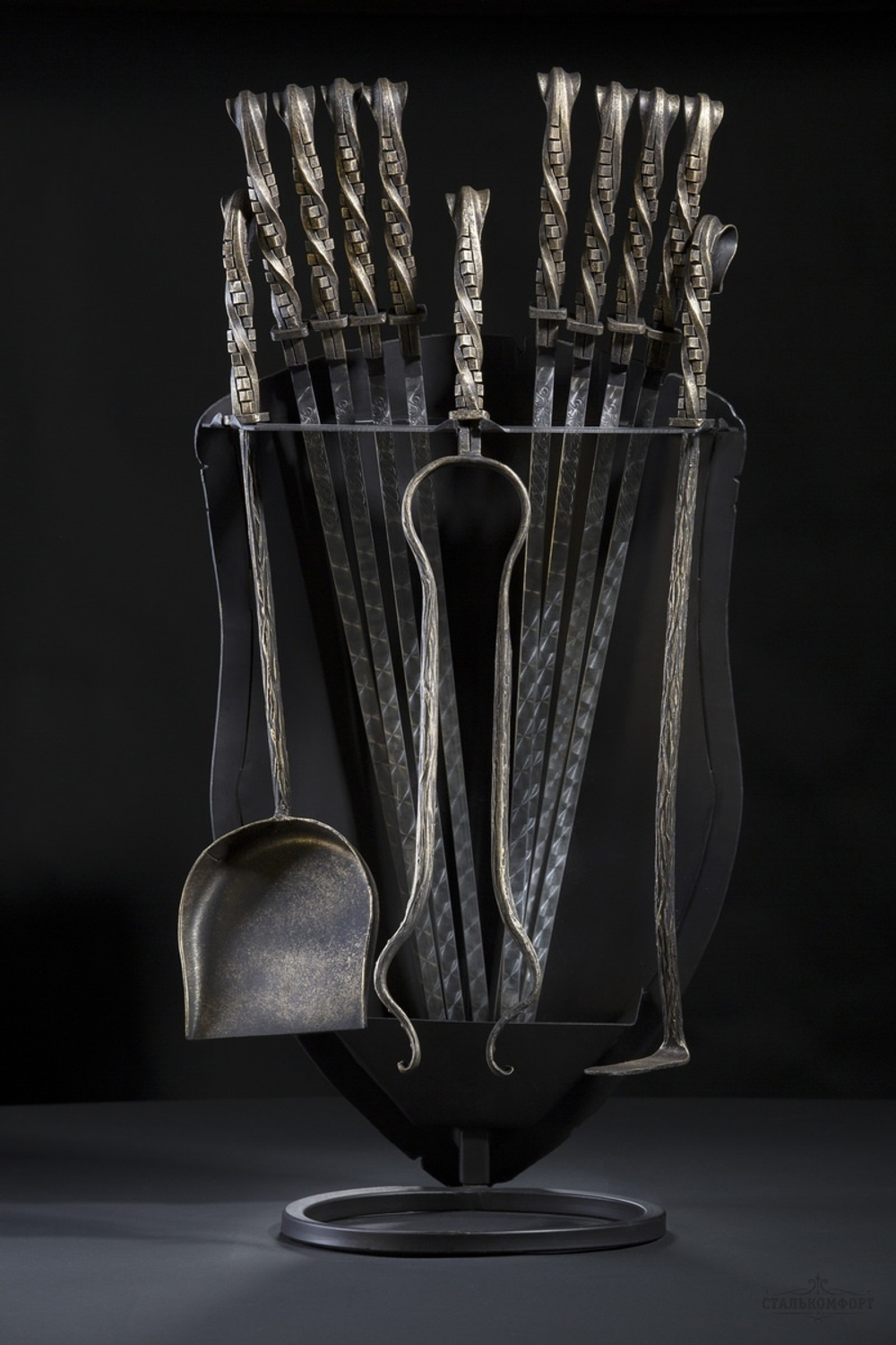 Набор шампуров «Рыцарь» и предметов для мангала/камина в кованом щите