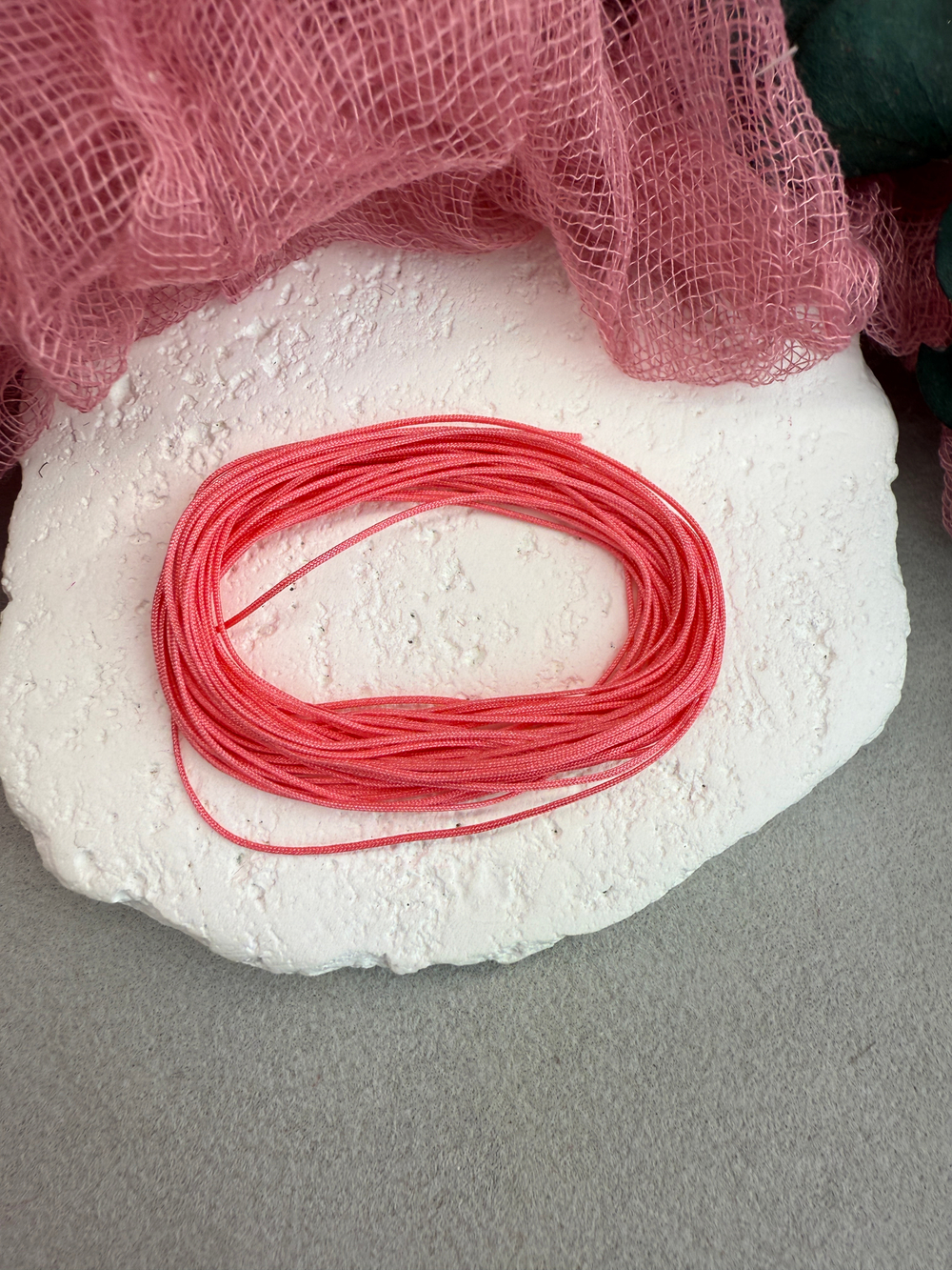 Шнур для плетения браслетов 0,6 мм, Бабл-гам (5 м)