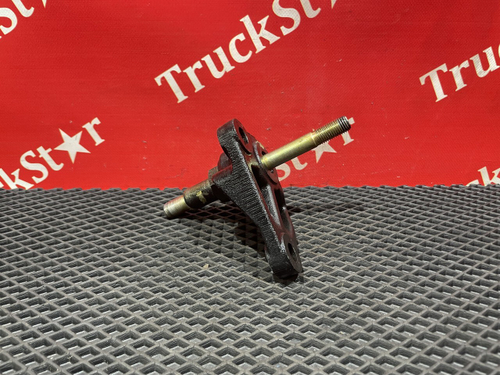 Кронштейн цилиндра подъема кабины