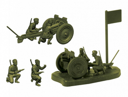 Советская 76-мм полковая пушка с расчетом