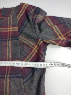 Платье темное в клетку 42 размер