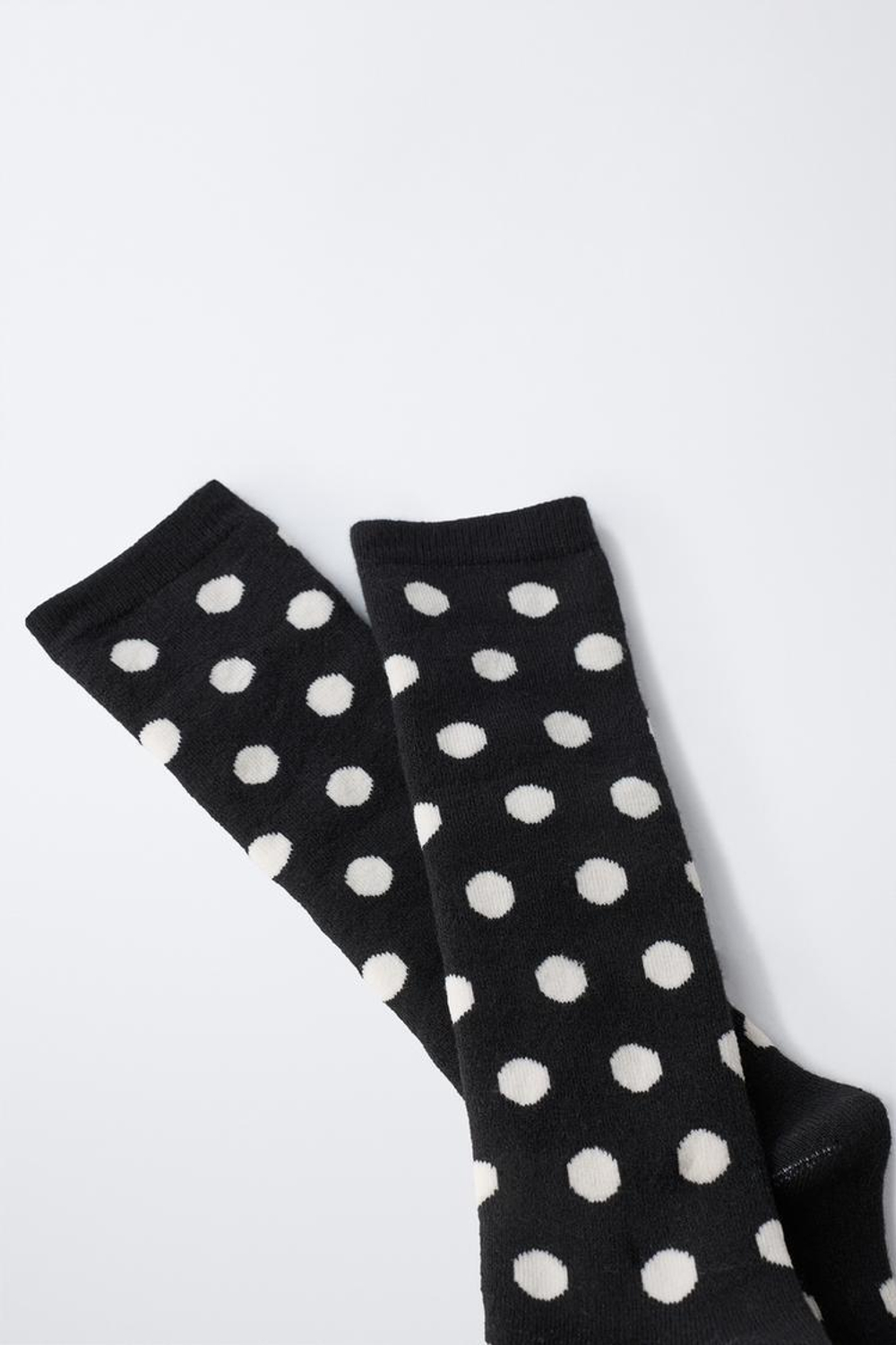 ZARA ВЫСОКИЕ ТЕРМОНОСКИ В ГОРОШЕК, ЧЕРНЫЙ