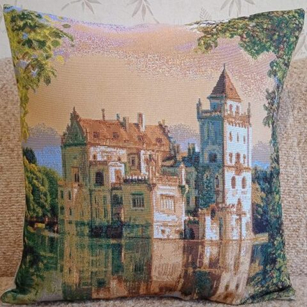Гобеленовая наволочка "D. ЗАМОК МЕЧТЫ", Россия.