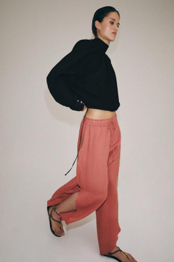 ZARA БРЮКИ ИЗ ЛЬНА С РАЗРЕЗАМИ — ZW COLLECTION, КОРАЛЛОВЫЙ