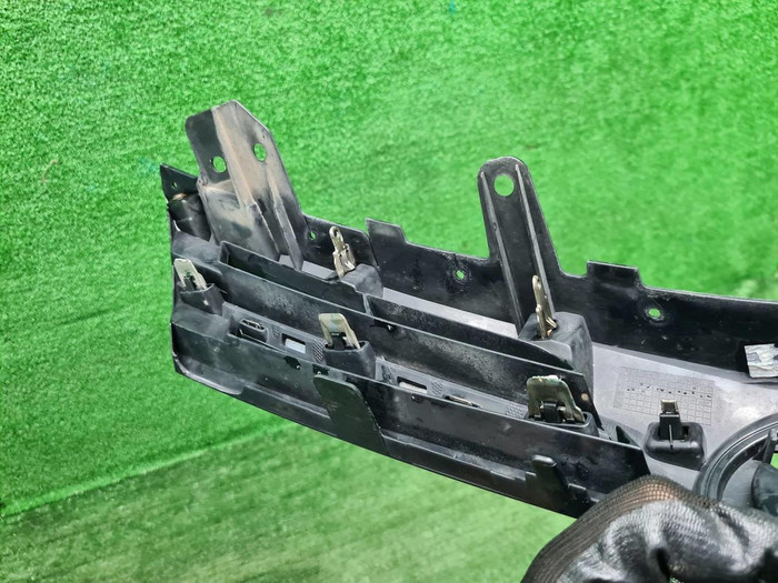 Решетка радиатора Toyota Corolla E160 (2015-2019)