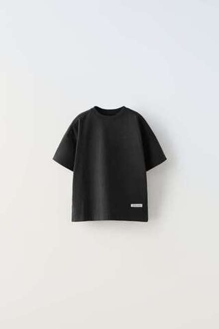 ZARA ФУТБОЛКА С НАШИВКОЙ, ЧЕРНЫЙ