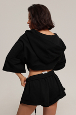 Шорты с отворотами