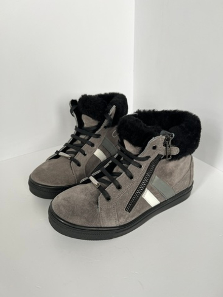 Ботинки новые Dior, 33