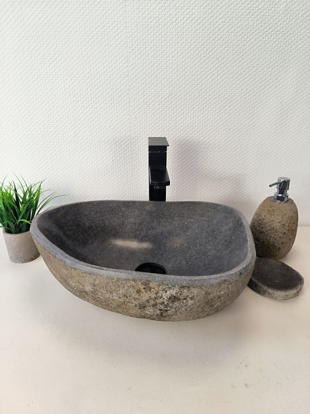 Раковина из речного камня RS-65985 45х34х15 из натурального камня