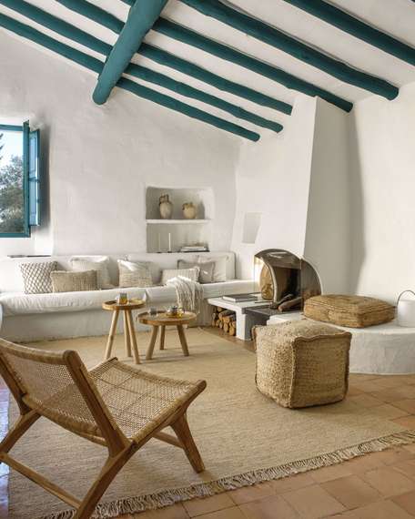 Журнальный столик Glenda из массива тика Ø55 см