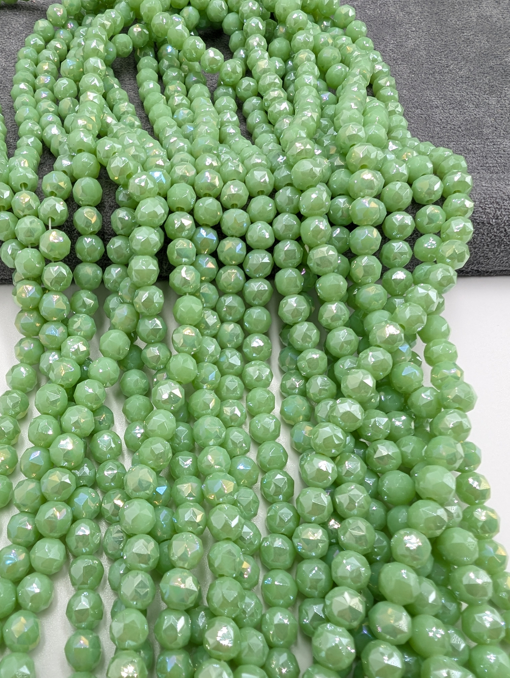 Бусины стеклянные шар в огранке 6мм