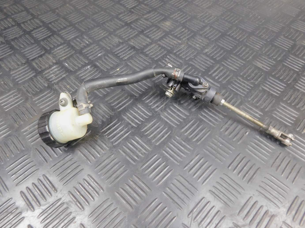 Цилиндр заднего тормоза Yamaha TDM850 RN03J 2001