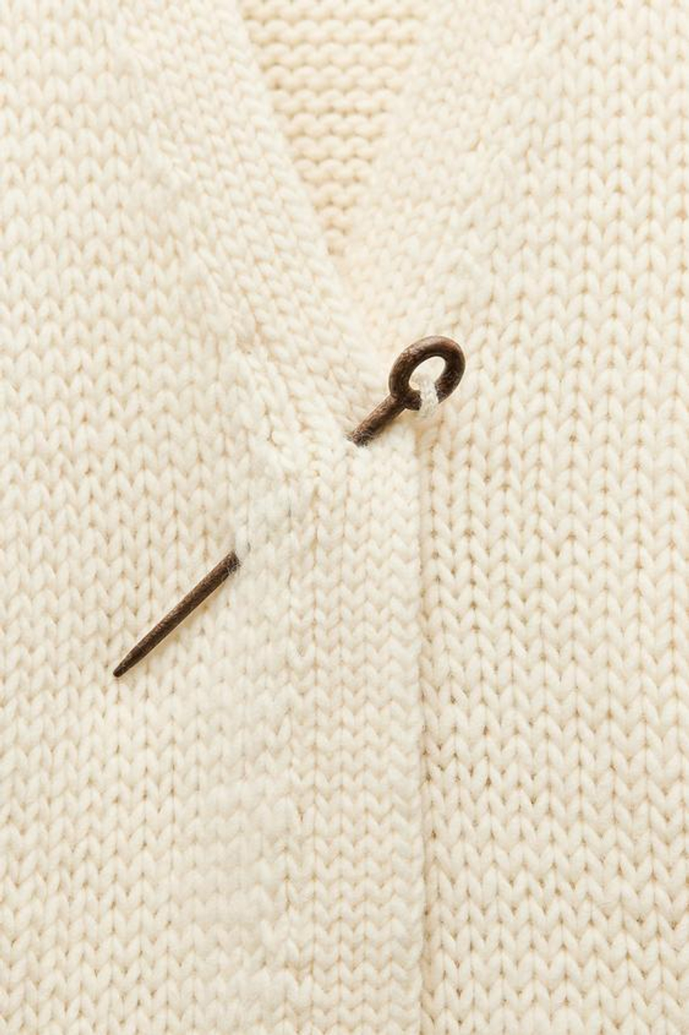 ZARA КАРДИГАН ИЗ 100% ШЕРСТИ С V-ОБРАЗНЫМ ВЫРЕЗОМ, ЭКРЮ