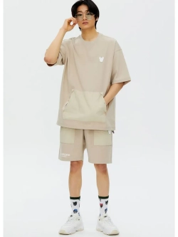 Футболка с нашивным карманом