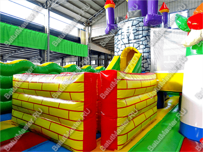 Большой надувной батут "Средневековье" 8*8*5 м