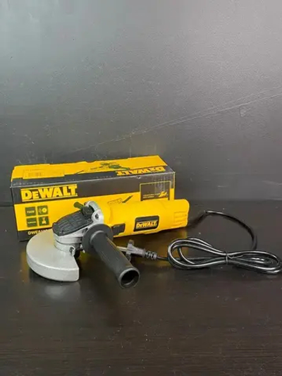 Угловая шлифмашина DeWALT DWE8110S болгарка