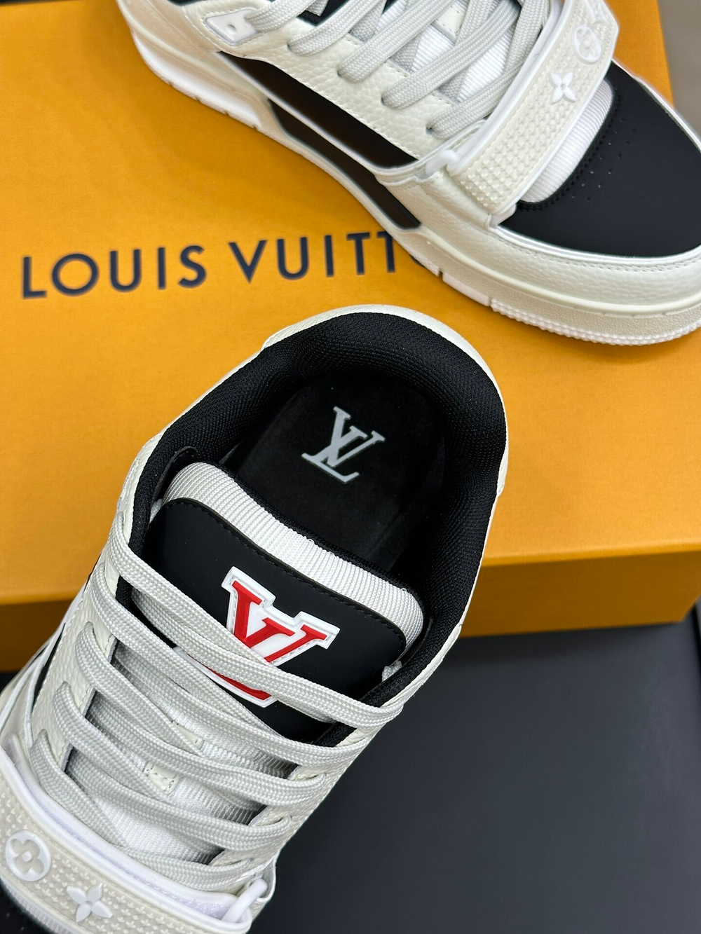 Louis Vuitton Trainer (2 colors)