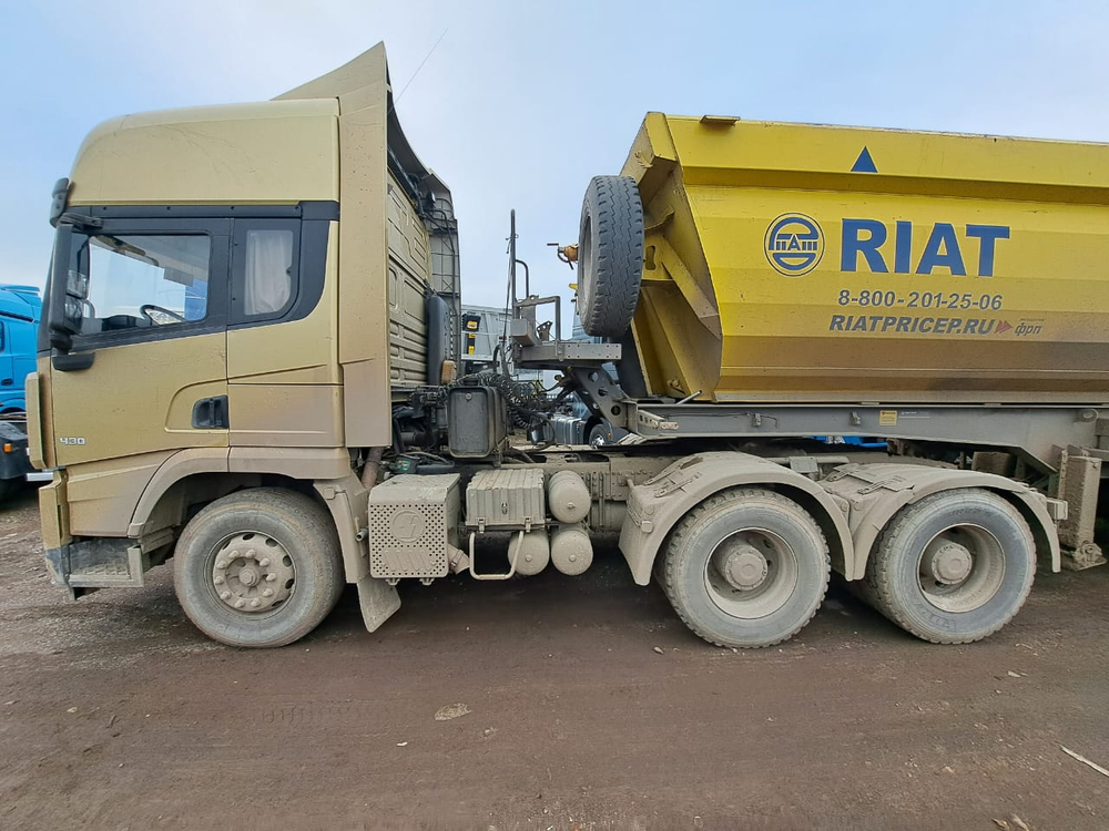 Shacman (Shaanxi) SX* 6x4 Седельный тягач SX42584V324 (Дизельный, 11,6 л, 423 л.с., МТ)