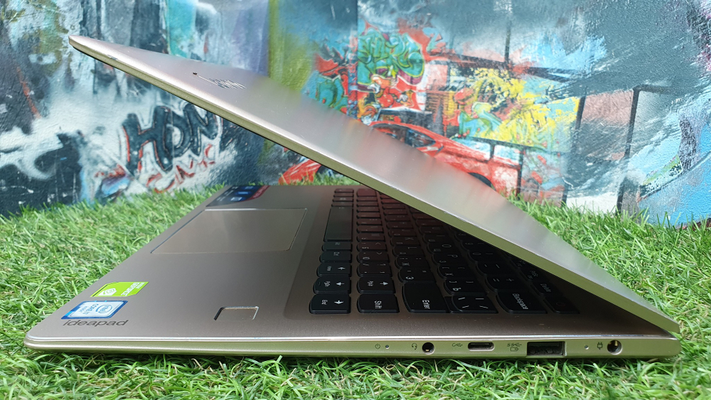 Ультрабук lenovo i7-6/8 Gb/940MX 2 Gb/FHD