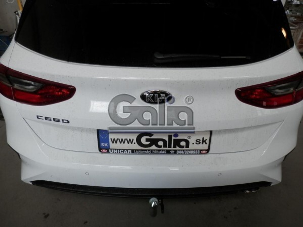 Фаркоп оцинкованный Galia K044C для Kia Ceed хетчбек 5 дверей, только бензин (не дизель) 2018-(паспорт и сертификат в комплекте)(без электрики)