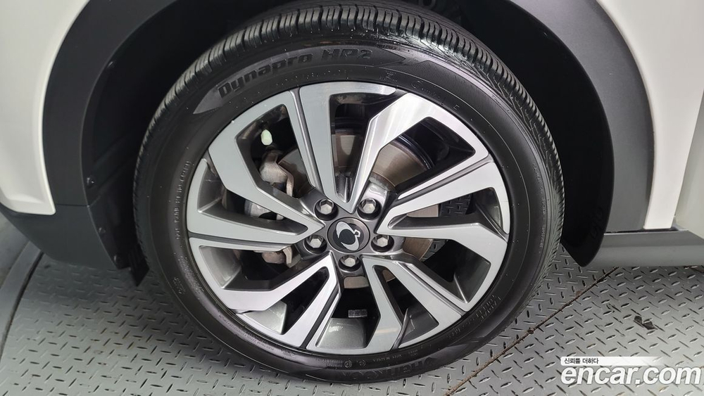 KG Mobility (Ssangyong) Very New Tivoli Бензин 1.5 2WD (01.2020)