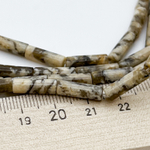 Пегматит, размер около 13*4 мм, цена за 13-14 шт (1/2 нити)