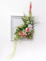 Цветочная композиция в багетной раме