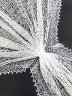 Оренбургский пуховый платок-паутинка А160-02 экрю