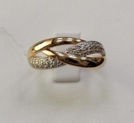 Кольцо из золота с фианитами