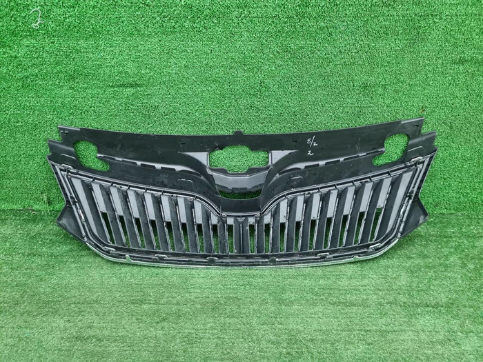 Решетка радиатора Skoda Rapid 1 (2012-2020)