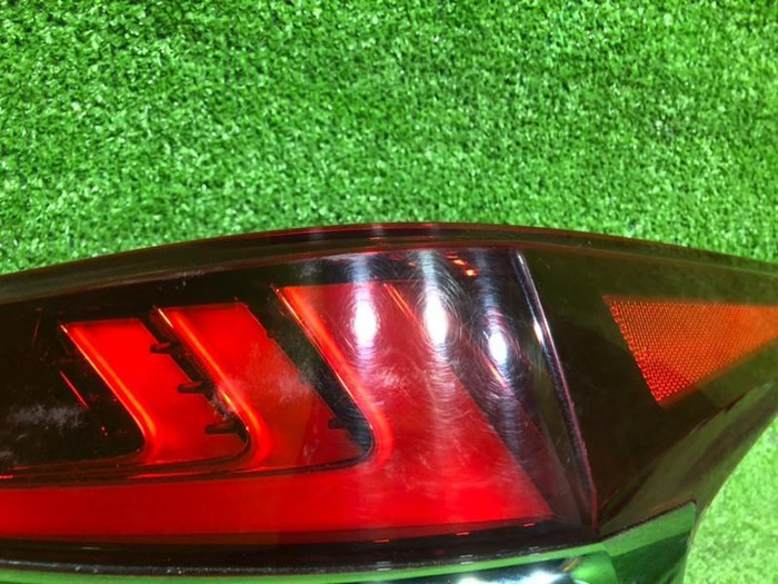 Фонарь правый внешний Lexus LS 5 (2017-2021)