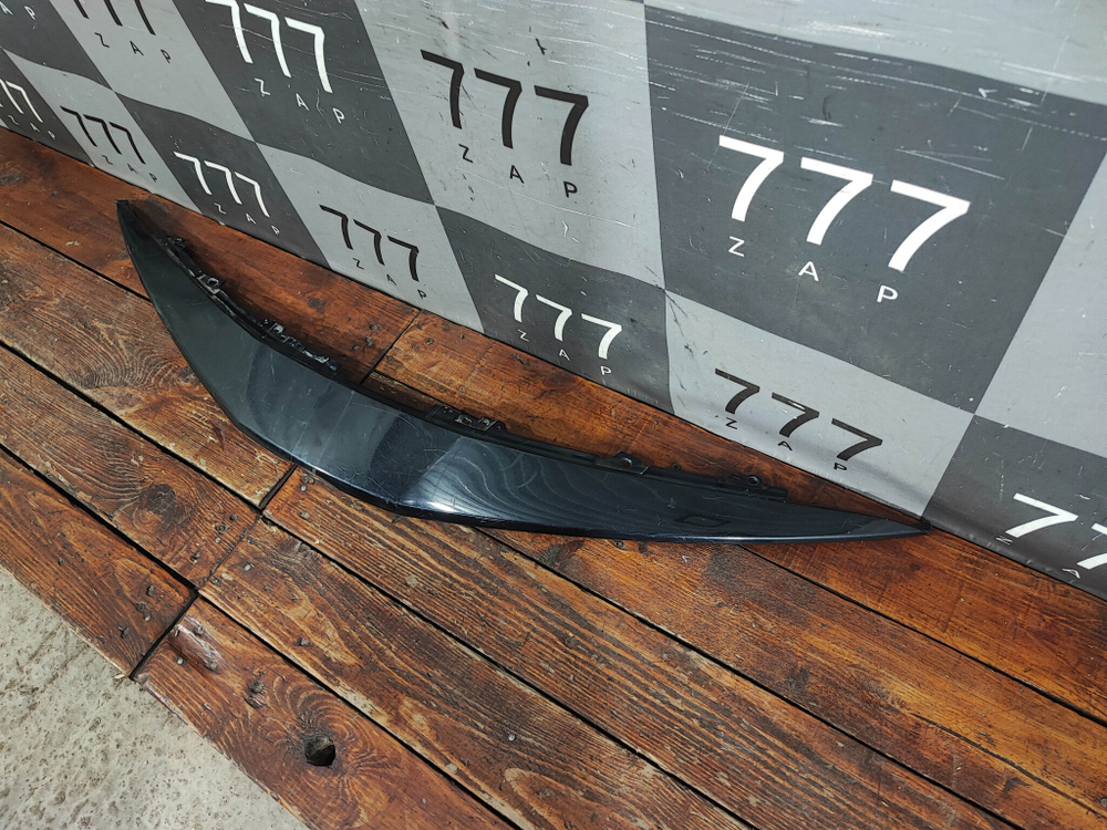 Накладка решетки радиатора Toyota Camry (XV70) 20-нв Б/У Оригинал 5211106040