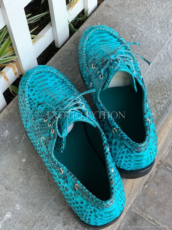 Яркие мокасины из кожи питона SH-138