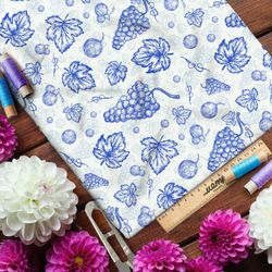 Ткань муслин нарисованная синей пастой смородина