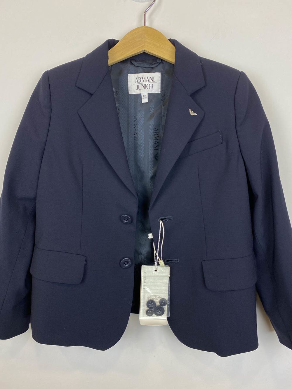 Новый костюм Armani Junior, 110