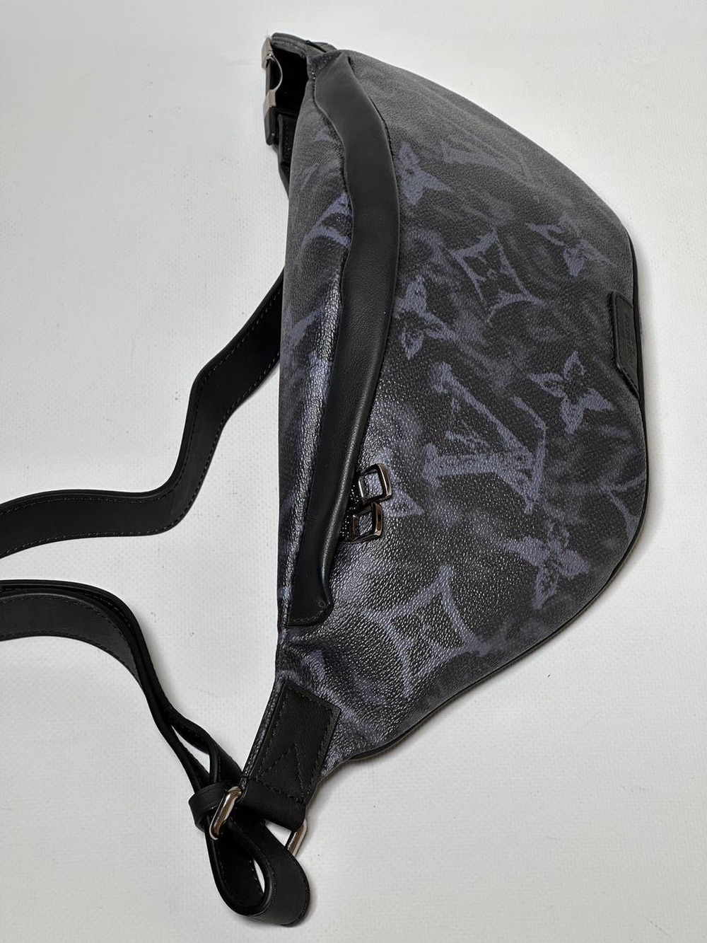 Нагрудная/поясная сумка Louis Vuitton