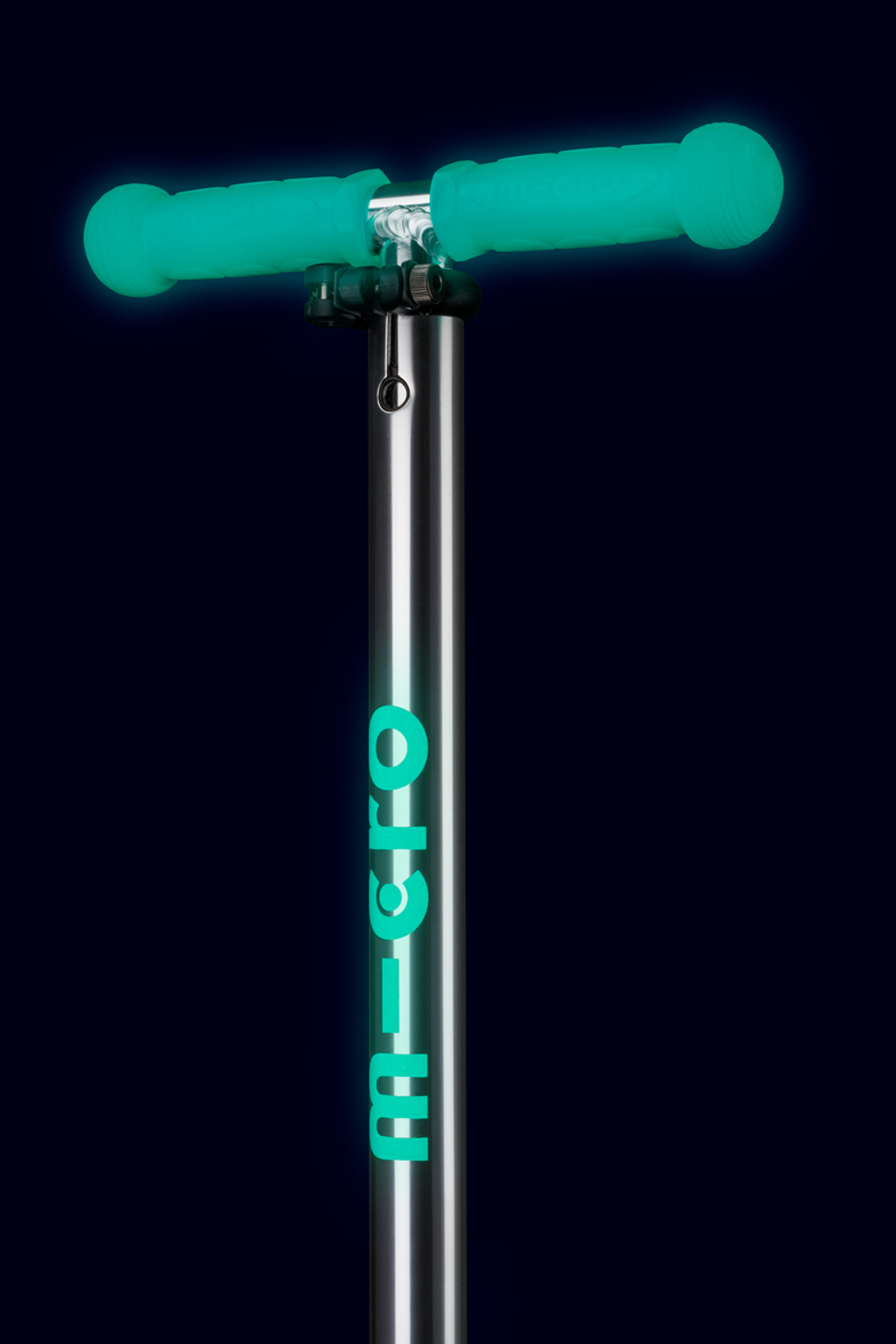 Самокат Maxi Micro Deluxe Glow (светящийся) LED зеленый мармелад